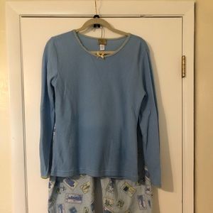 2-piece REVERSIBLE pajama set!